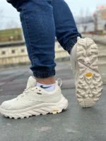 کتونی هوکا اناکاپا رنگ کرم  Goretex  چهار فصل مخصوص کوهنوردی