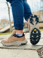 کتونی هوکا اناکاپا رنگ قهوه ای Goretex چهار فصل مخصوص کوهنوردی