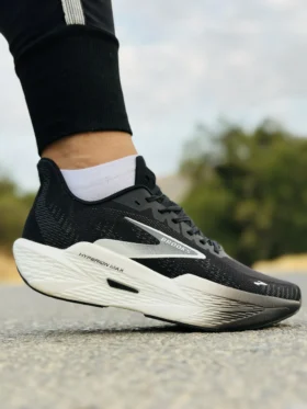 کتونی بروکس مدل Hyperion Max Gale 2 مشکی زیره سفید