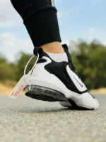کفش و کتونی نایک ساواچ رنگ مشکی سفید