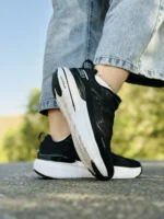 کفش اسکیچرز مدل max road 6 مشکی با زیره سفید