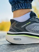 کتونی اسکیچرز مدل go run رنگ خاکستری طوسی
