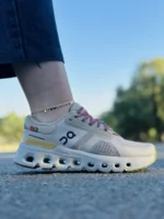 کفش کیوسی مدل کلود رانر - Unisex Cloud Runner رنگ کرم
