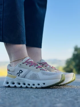 کفش کیوسی مدل کلود رانر – Unisex Cloud Runner رنگ کرم